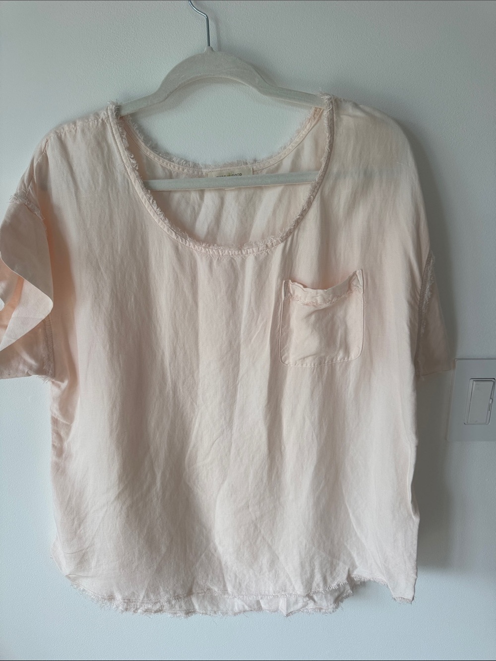 Relaxed Scoop Pocket Tee in Soft Cream